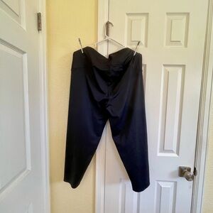 SPANXsmooth™ Soft and Smooth
Active 7/8 Leggings. 3X in Very Black.